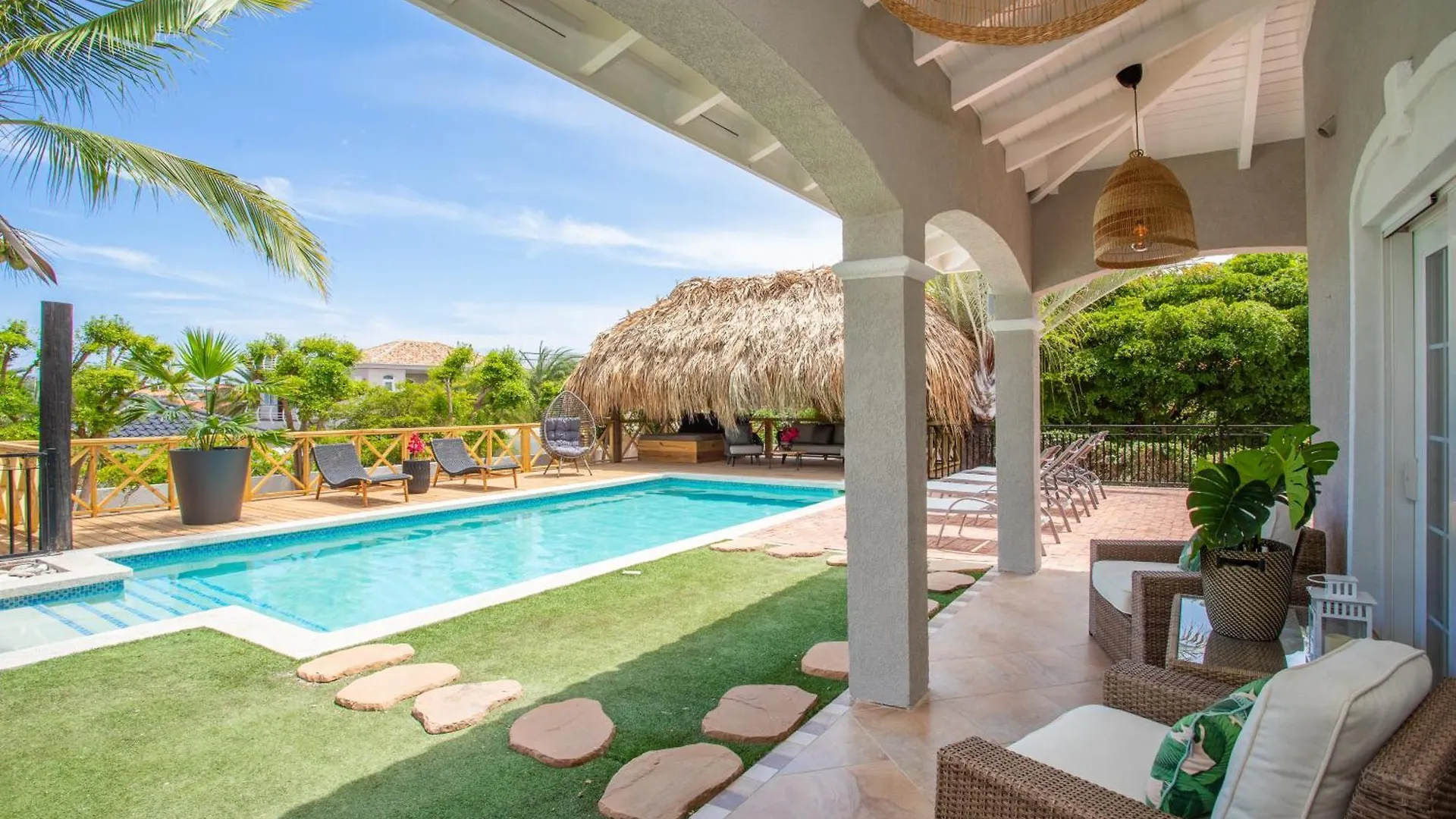The Tropicana Beach Villa Jan Thiel