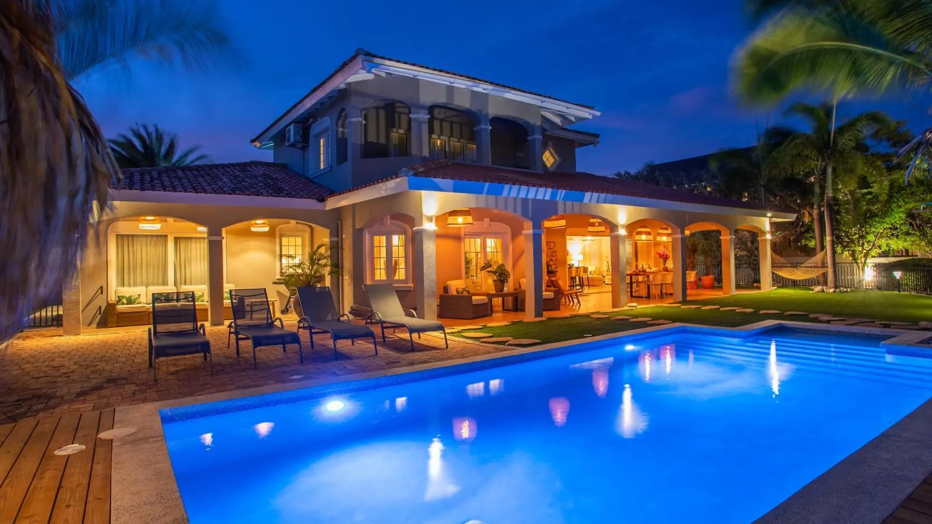 The Tropicana Beach Villa Jan Thiel