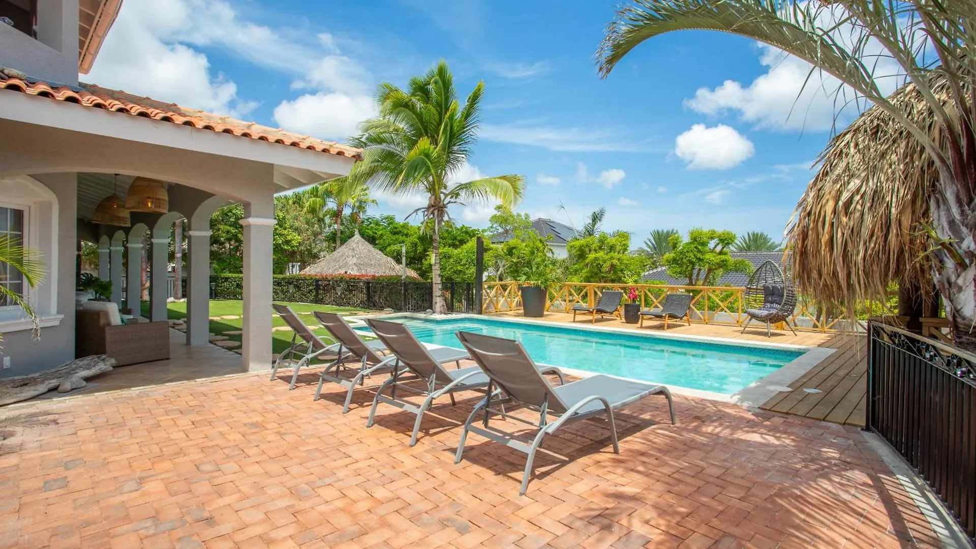 The Tropicana Beach Villa Jan Thiel