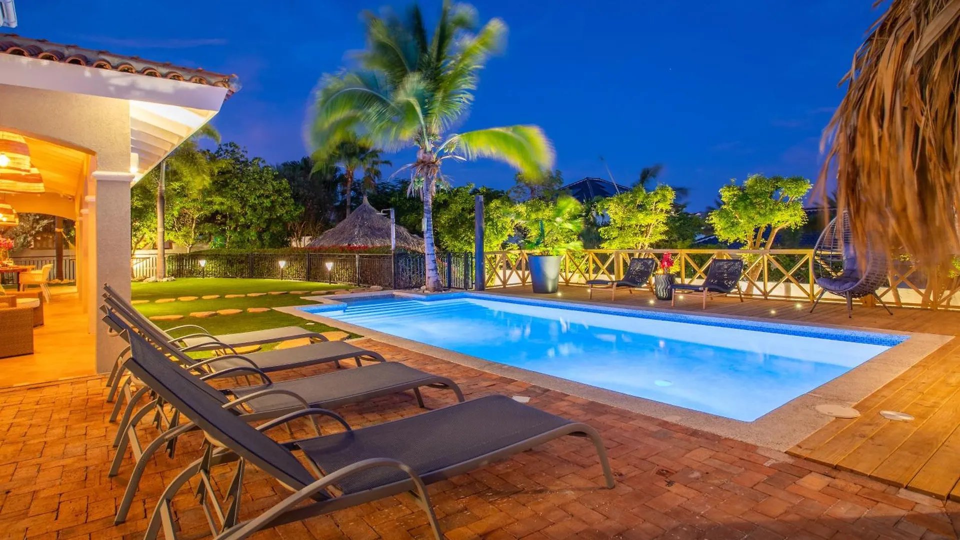 The Tropicana Beach Villa Jan Thiel